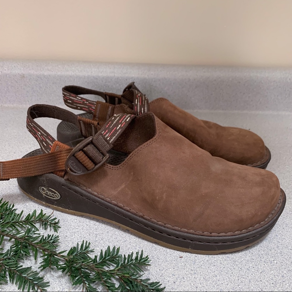 CHACO Toecoop brown leather mules clogs, 10W wide.